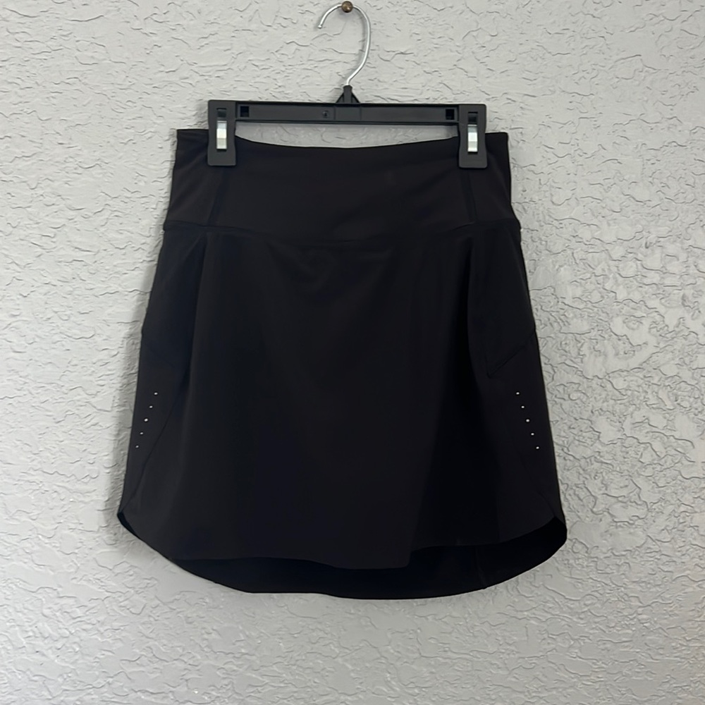 black athletica 16” skirt